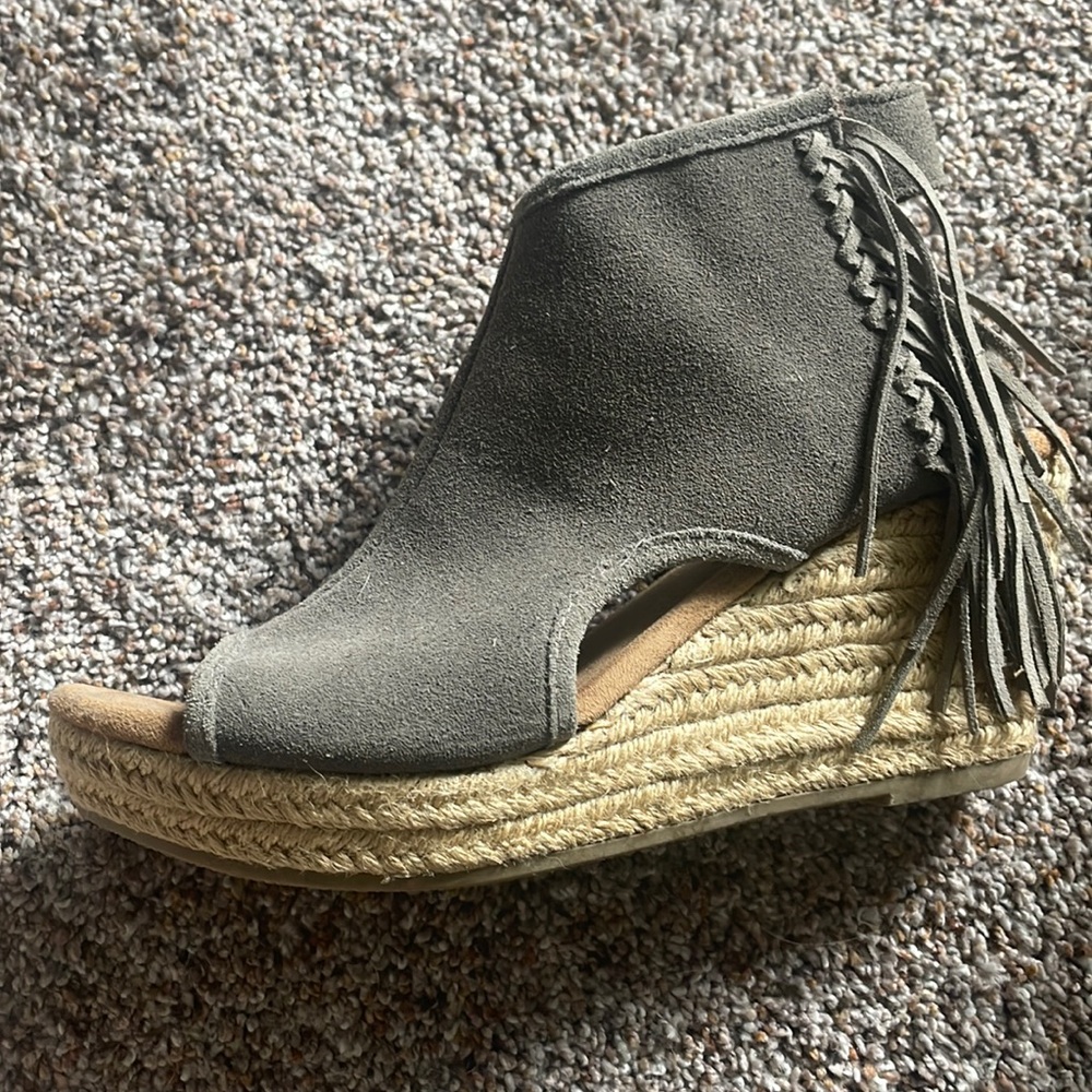 Minnetonka Wedge Heels FESTIVAL READY